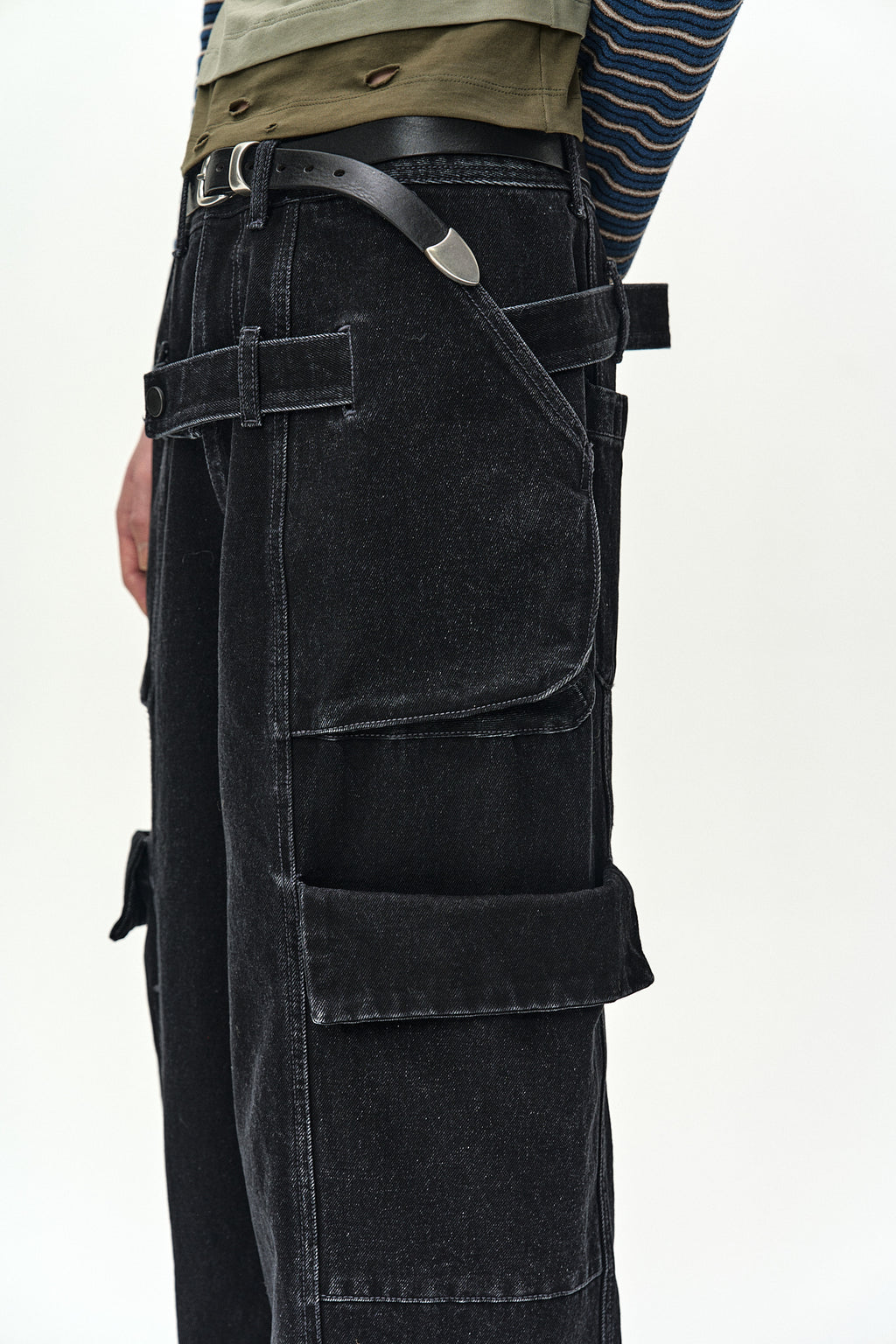 Andersson Bell - Belt Layered Cargo Wide-Leg Jeans (black) (Black) product image 8 | TRAB K-Fashion Australia