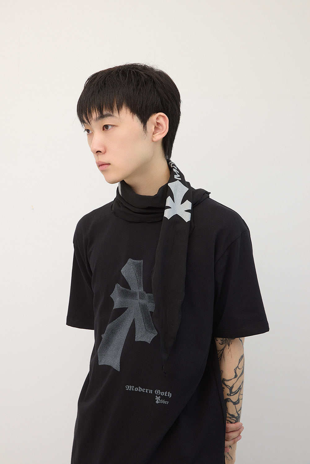 Hatchingroom - Tabber Modern Goth Diamond Slogan Scarf (Black) product image 11 | TRAB K-Fashion Australia