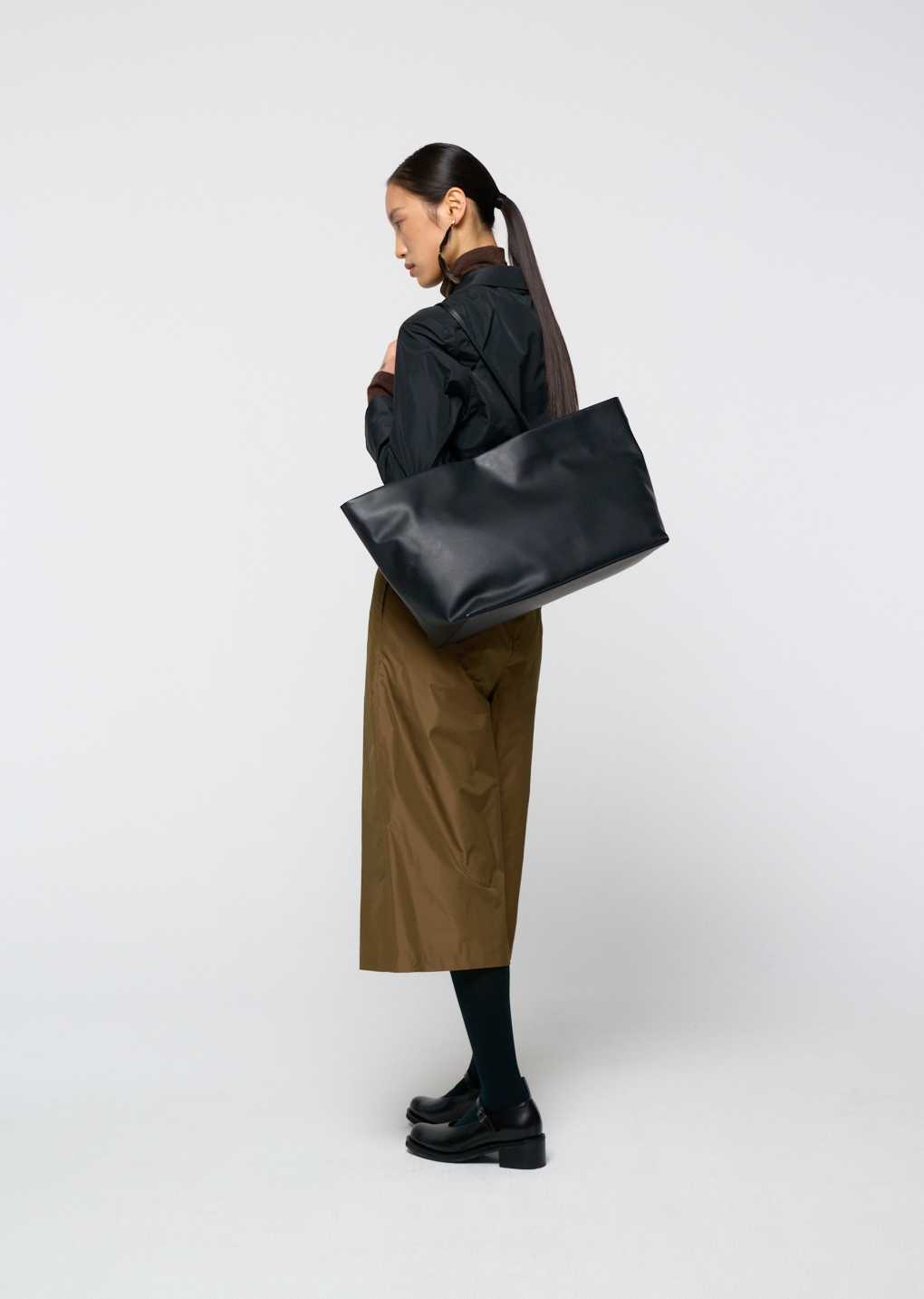 Amomento - Large leather tote bag (Black) product image 6 | TRAB K-Fashion Australia