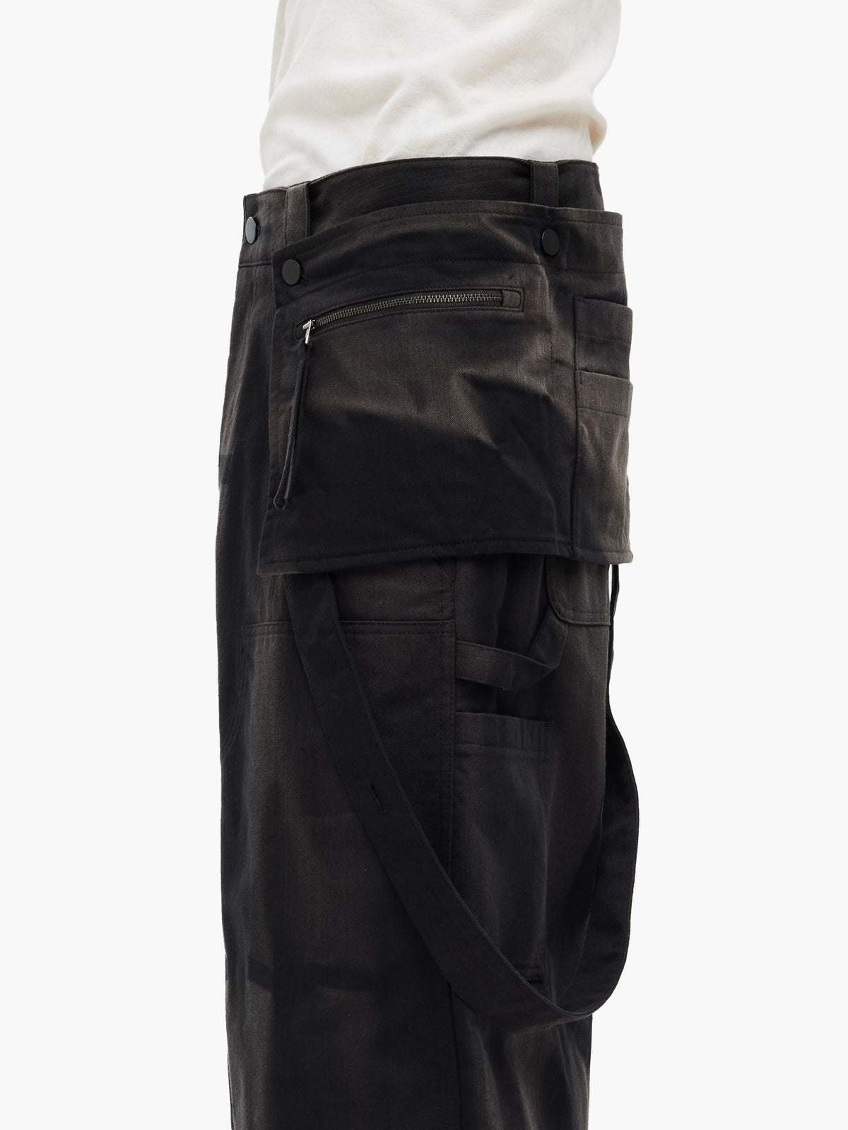 Jiyong Kim - Sun-Bleached Work Half Trousers (Black) product image 7 | TRAB K-Fashion Australia