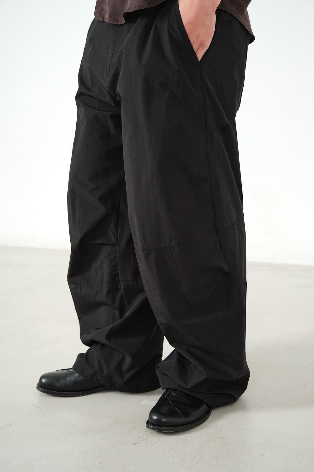 Hatchingroom - Balloon Trousers (Black) product image 12 | TRAB K-Fashion Australia