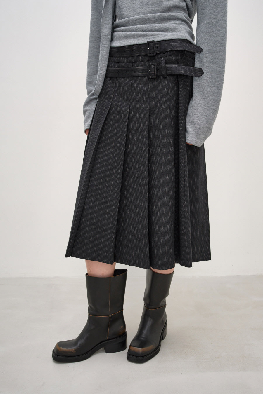 Insilence - Double-Belted Pleated Skirt (Stripe) product image 2 | TRAB K-Fashion Australia