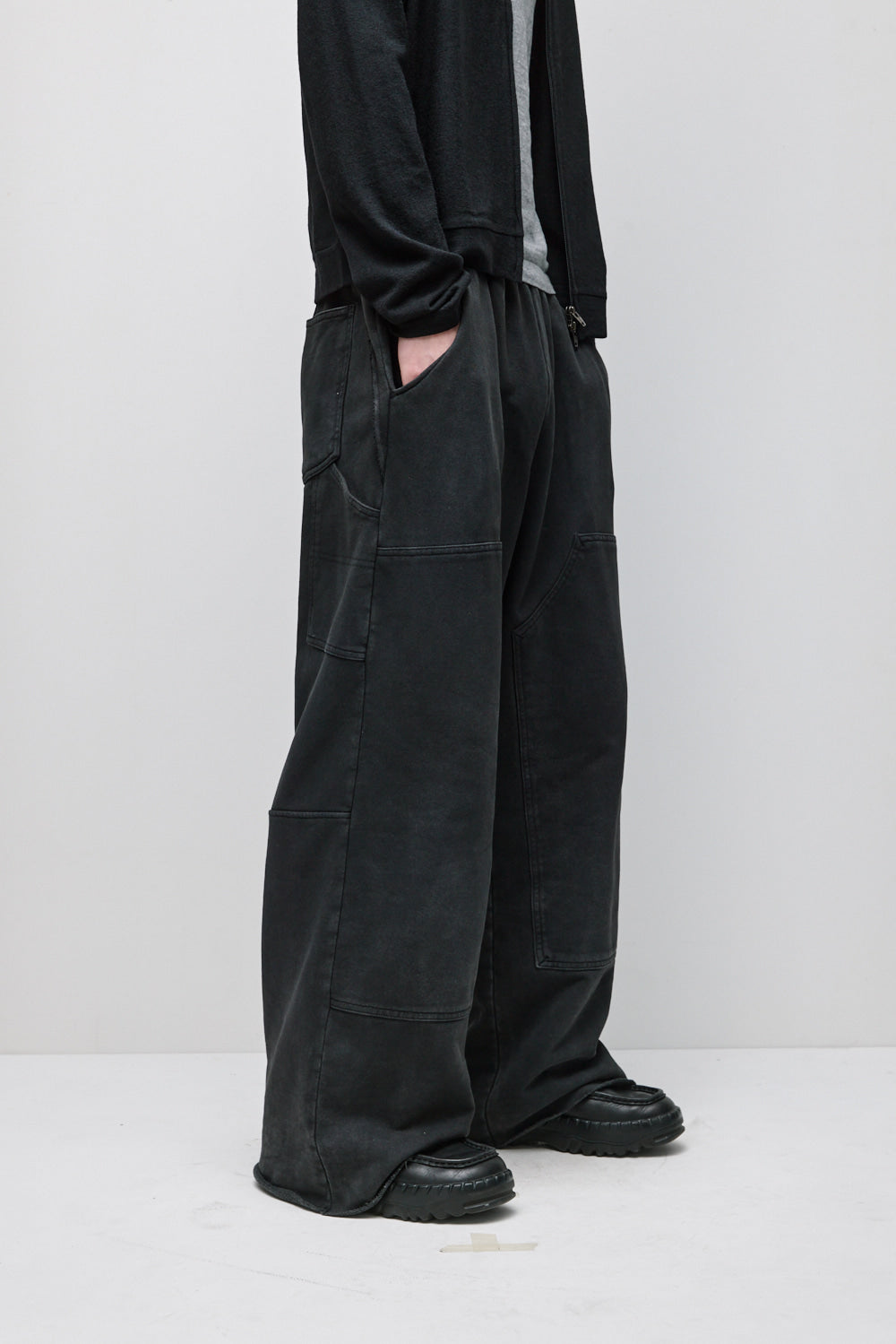 Hatchingroom - Double Knee Sweat Pants (Black) product image 16 | TRAB K-Fashion Australia