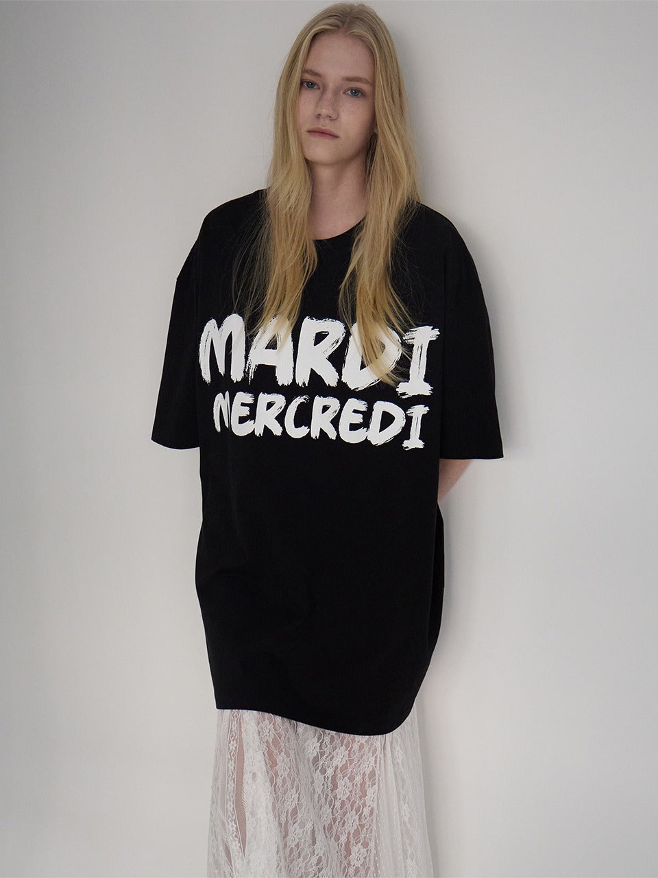 Mardi Mercredi - Oversized Tshirt Brush Logo Contrast (Black White) product image 1 | TRAB K-Fashion Australia