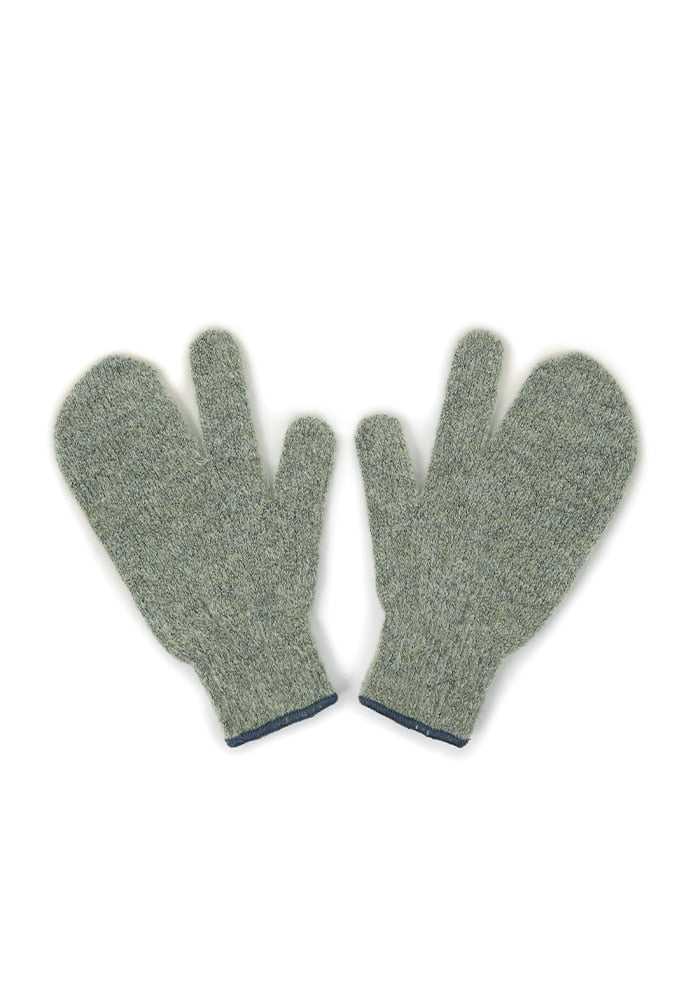 Art if acts - TEMBEA X Art if acts_ 3 FIngers Mitten (Sage Green) product image 2 | TRAB K-Fashion Australia