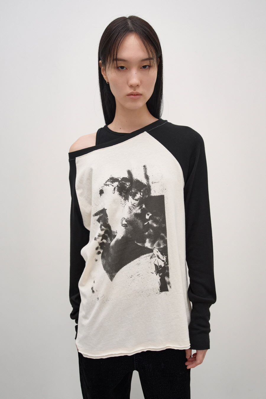 Insilence - Graphic Washed Raglan T-Shirt (Black) product image 5 | TRAB K-Fashion Australia