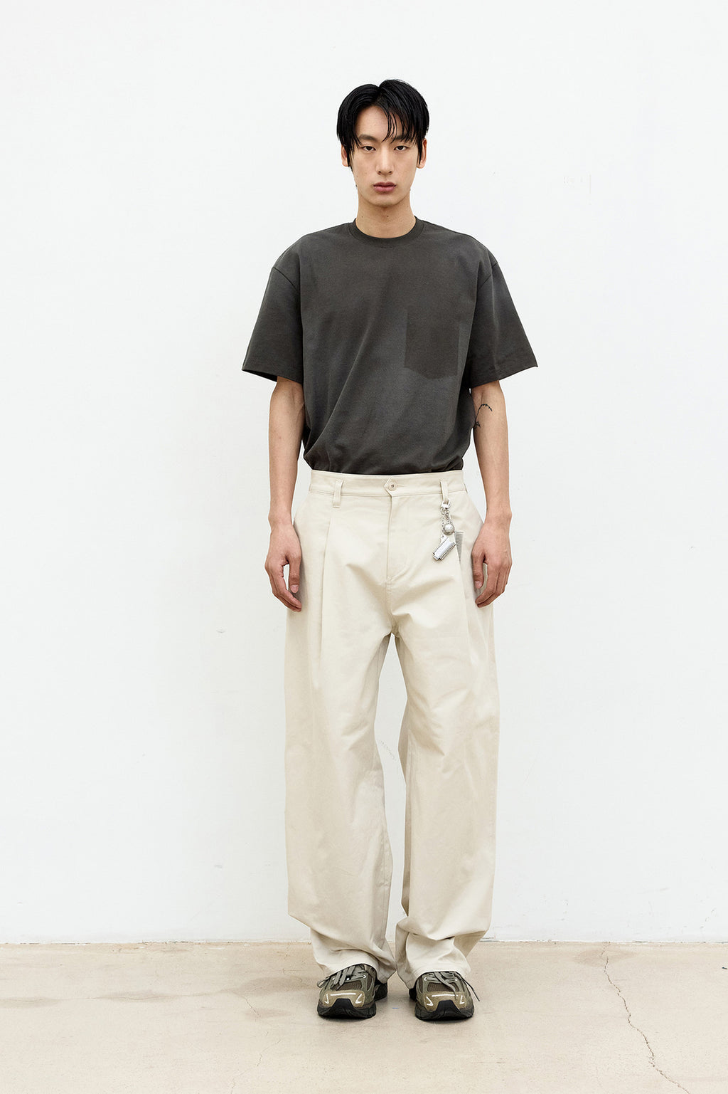 Coor - Spray Washed Pocket Point T-Shirt (Olive Khaki) product image 2 | TRAB K-Fashion Australia