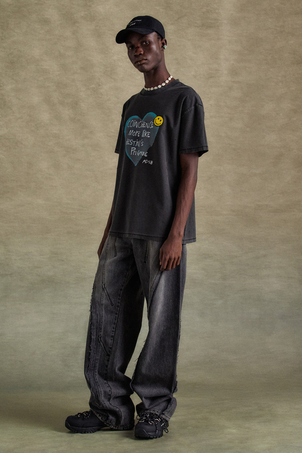 Andersson Bell - Unisex Heart Message T-Shirt (Charcoal) product image 7 | TRAB K-Fashion Australia