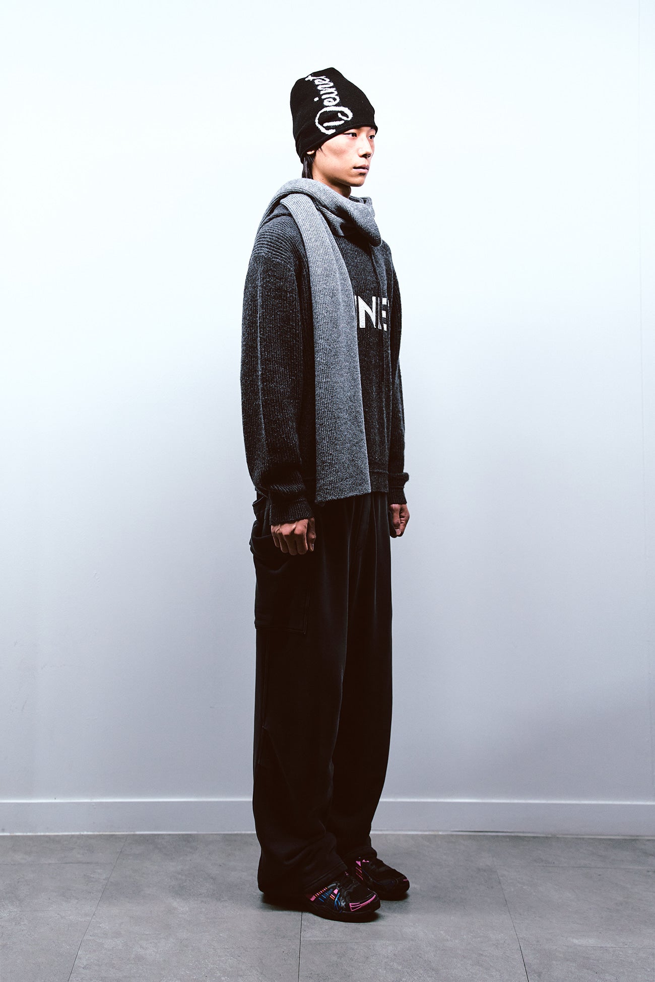 Deinet - Basic Logo Knit Hoodie (Charcoal) product image 2 | TRAB K-Fashion Australia