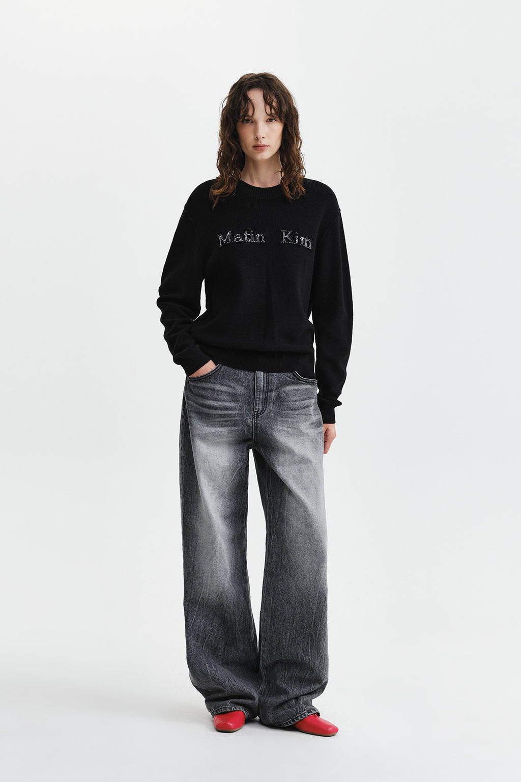 Matin Kim - Matin Applique Logo Knit Pullover (Black) product image 11 | TRAB K-Fashion Australia