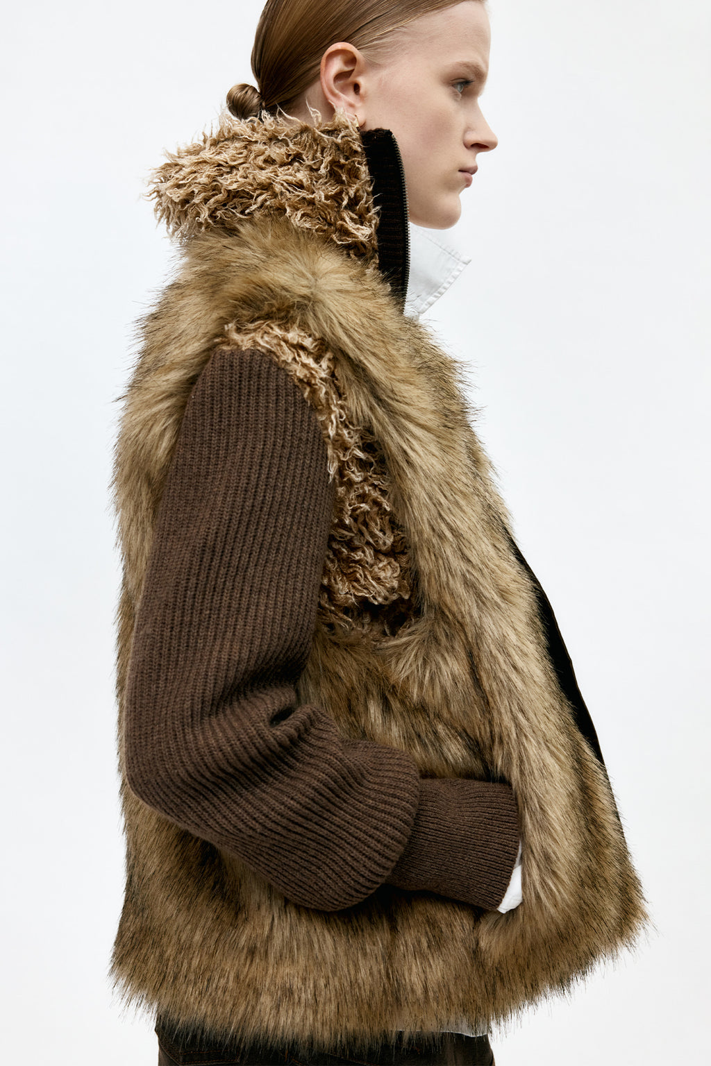 Andersson Bell - Unisex Curved Placket Reversible Faux-Fur Vest (Brown) product image 4 | TRAB K-Fashion Australia
