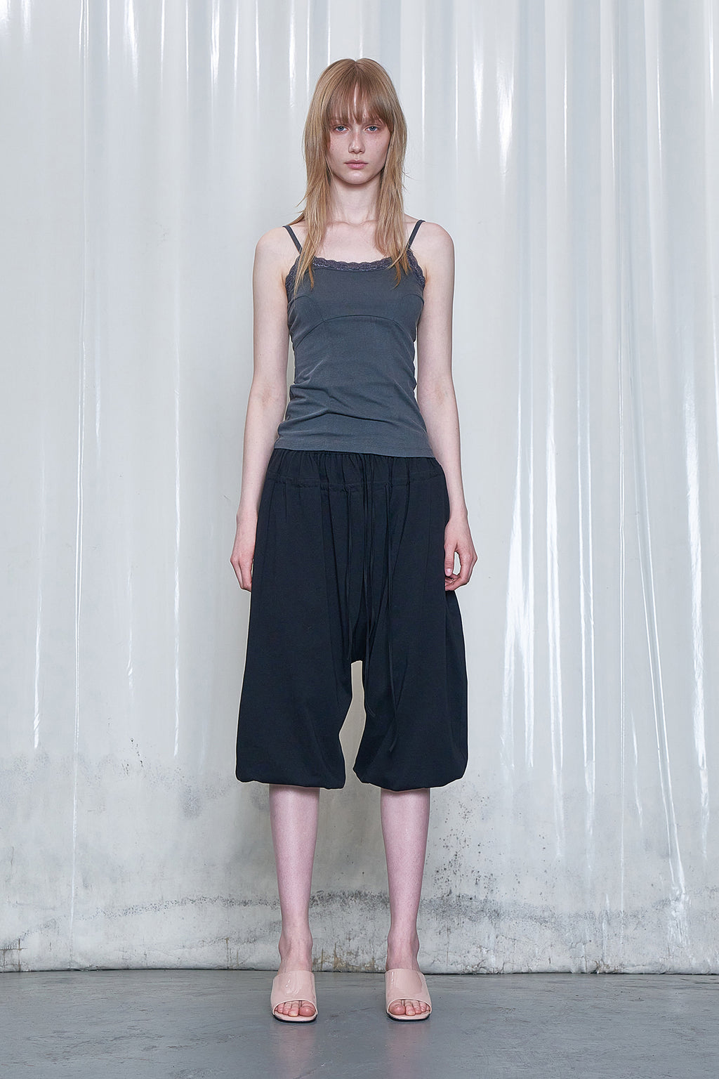 Deinet - Balloon Sweat Pants (Black) product image 1 | TRAB K-Fashion Australia