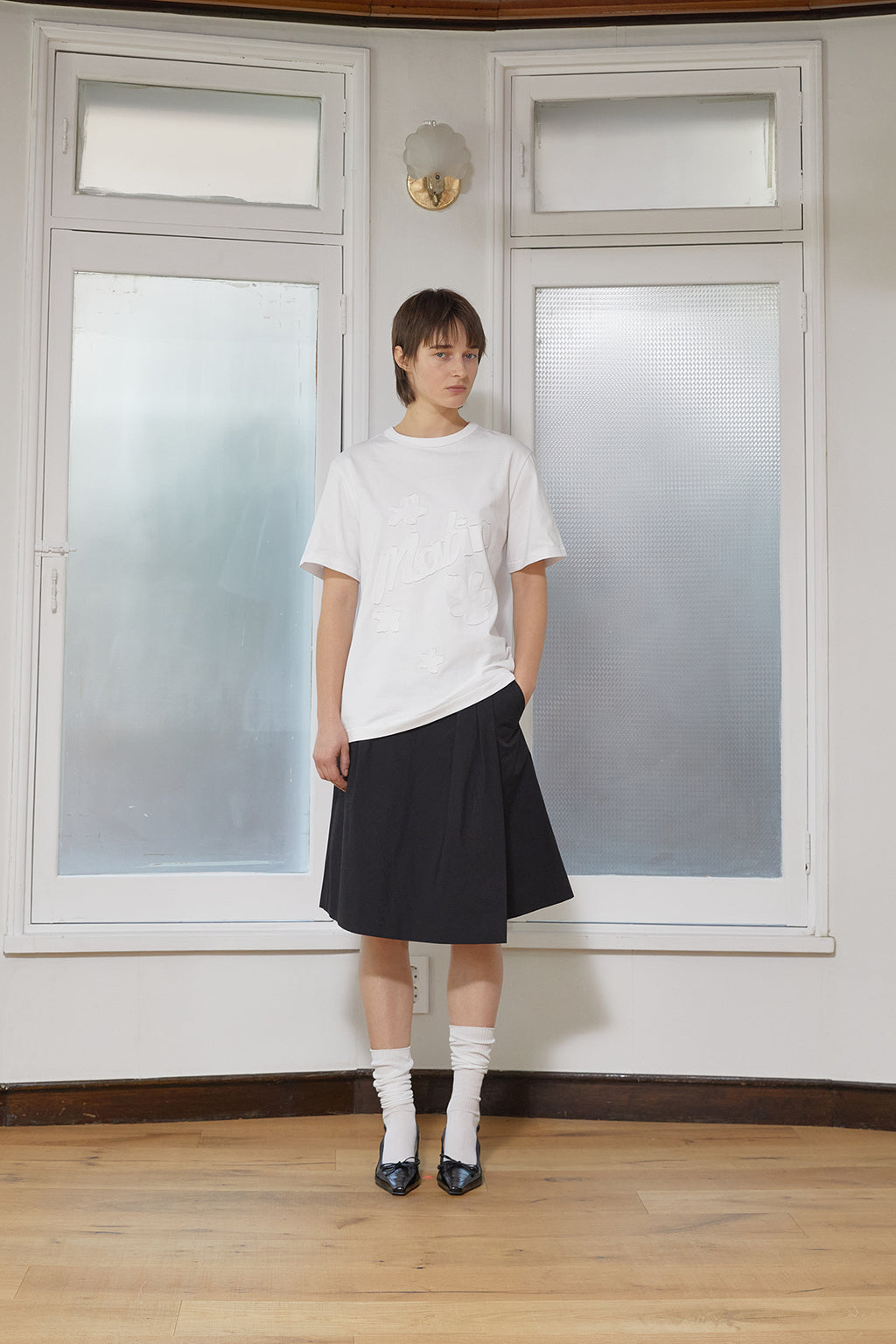 Matin Kim - Flower Applique Logo Top (White) product image 7 | TRAB K-Fashion Australia