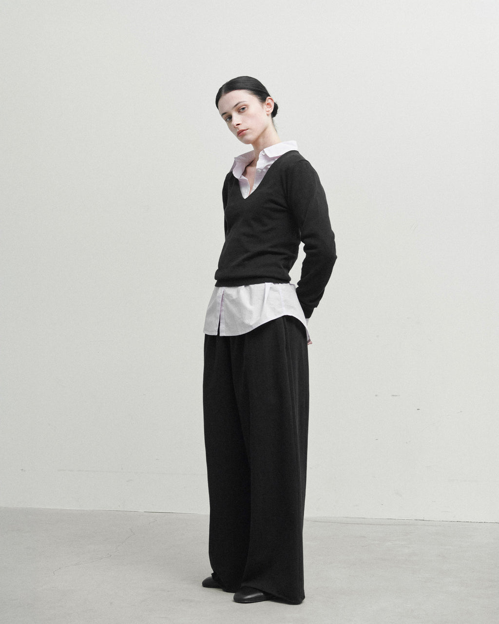 Brownyard - Organic Cotton V Neck Knit (Black) product image 2 | TRAB K-Fashion Australia