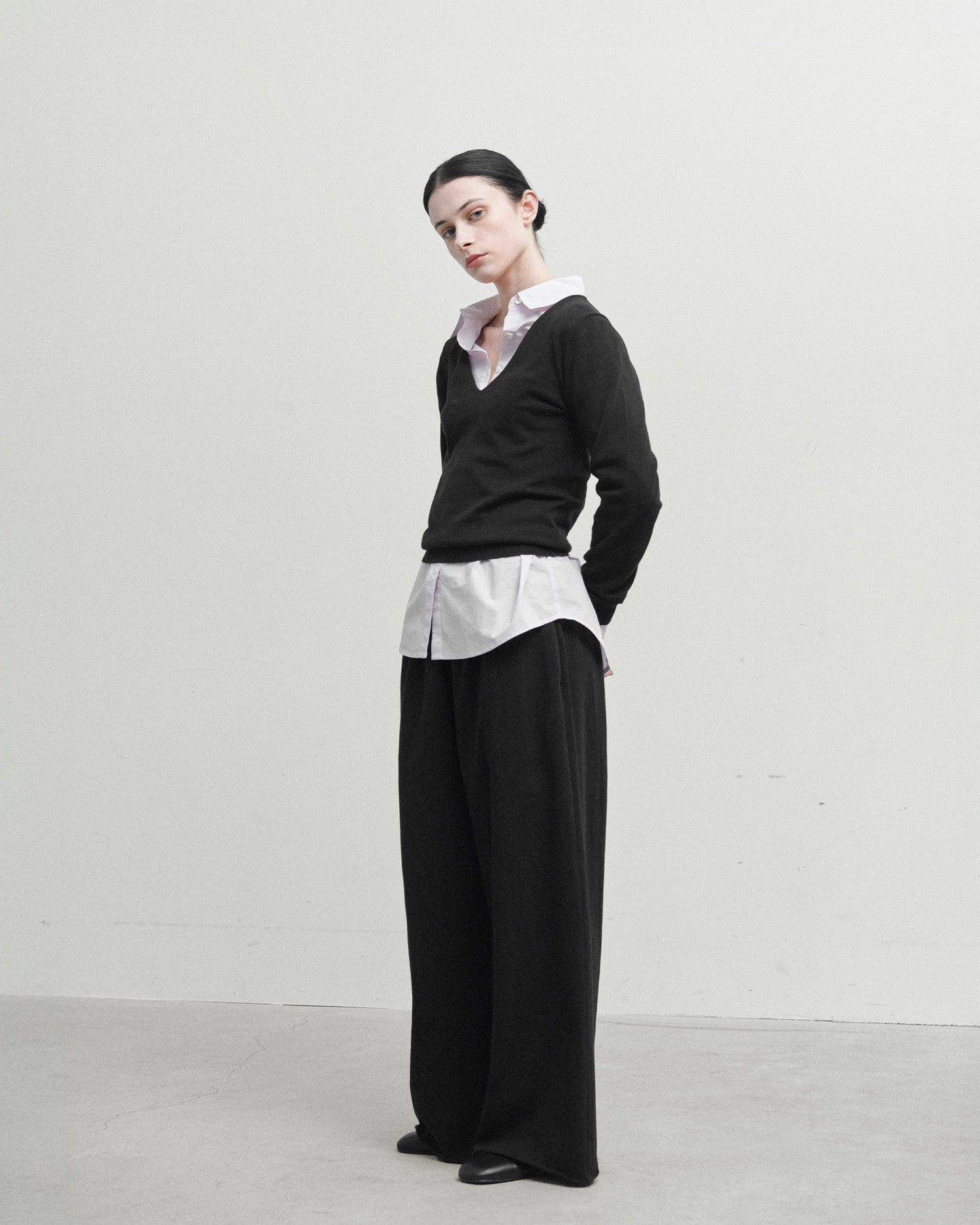 Brownyard - Organic Cotton V Neck Knit (Black) product image 2 | TRAB K-Fashion Australia