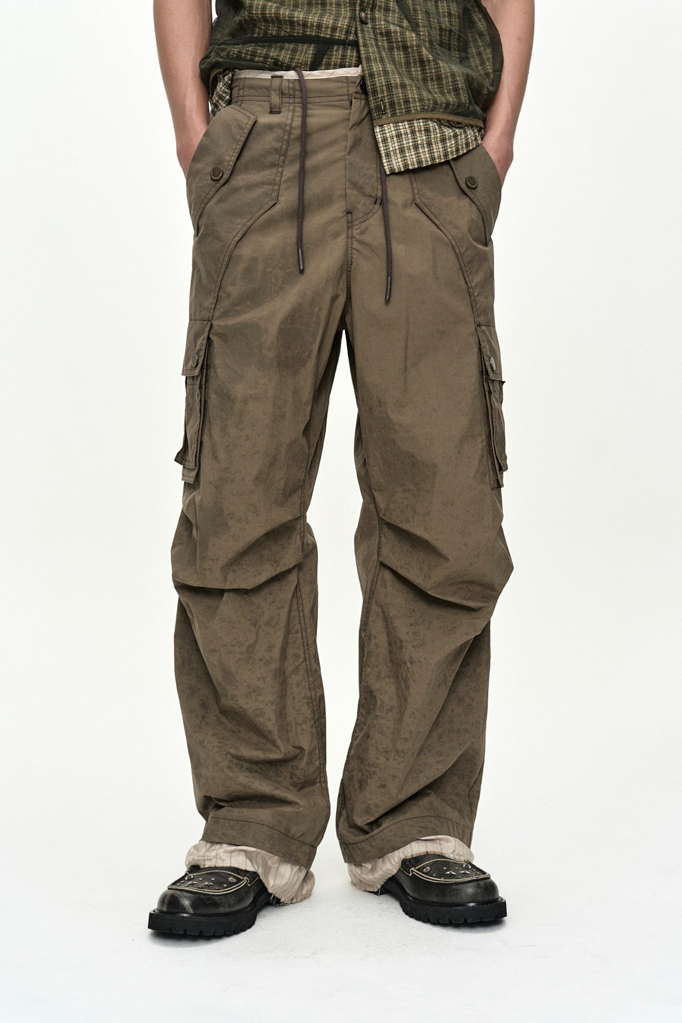 Andersson Bell - Carpenter Cargo Wide-Leg Trousers (Khaki Brown) product image 4 | TRAB K-Fashion Australia