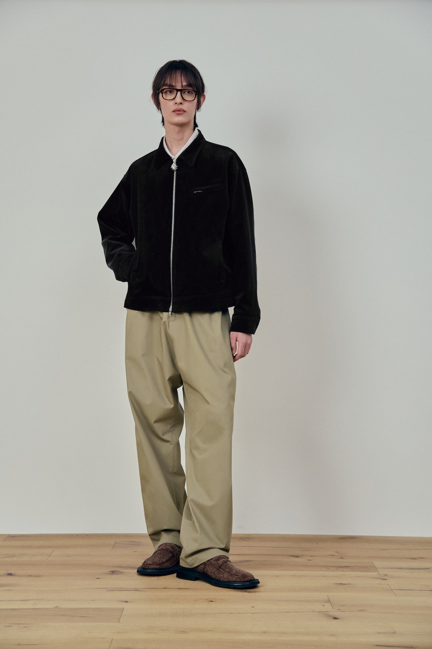 Stu - Velvet Zip Up Jacket Black (With Stamen (Brooch)) product image 6 | TRAB K-Fashion Australia