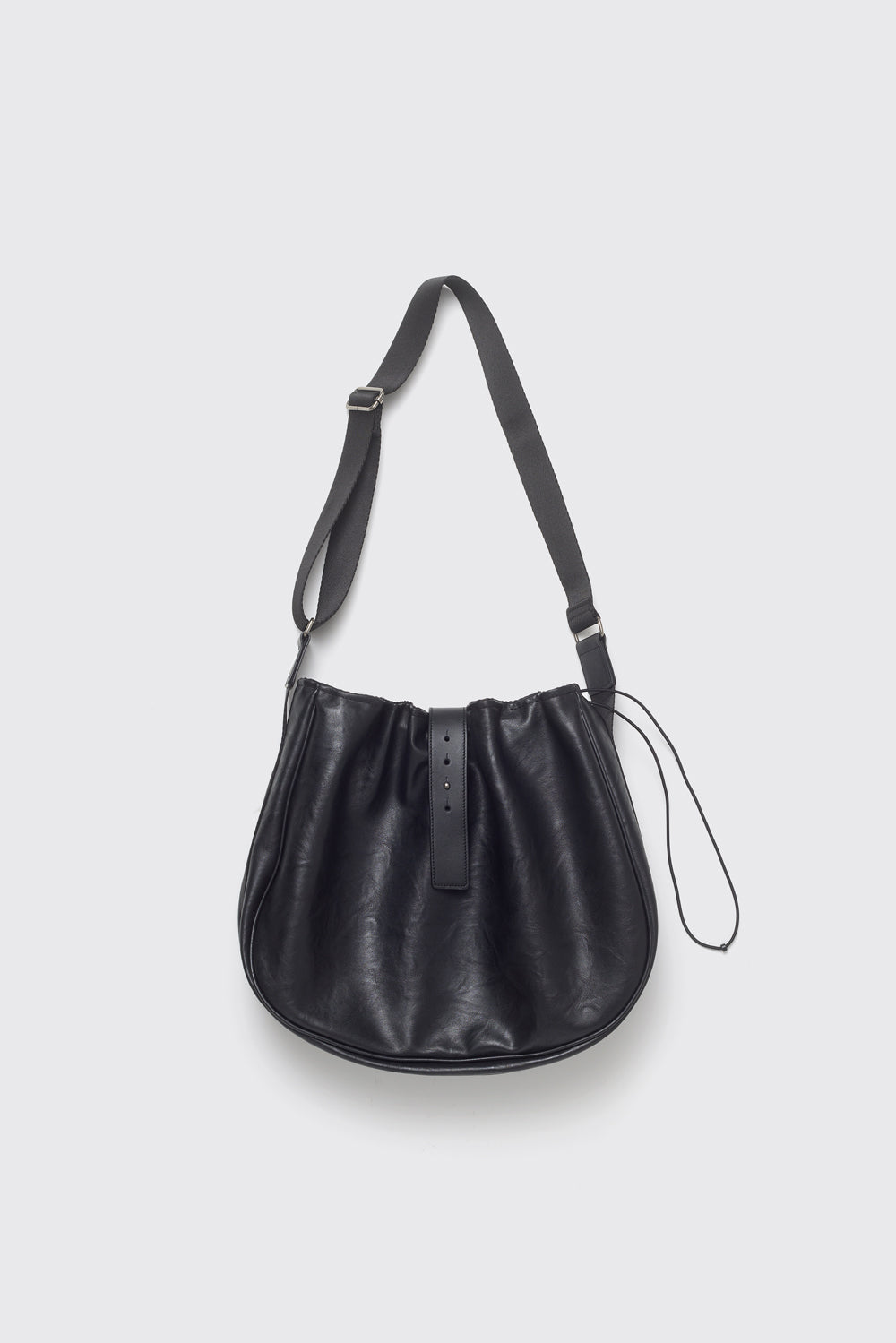 Hatchingroom - Wavy Bag Faux Leather (Black) product image 1 | TRAB K-Fashion Australia
