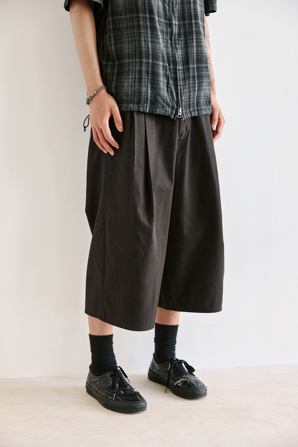 Hatchingroom - Dyed Pleats Shorts Purple (Brown) product image 13 | TRAB K-Fashion Australia