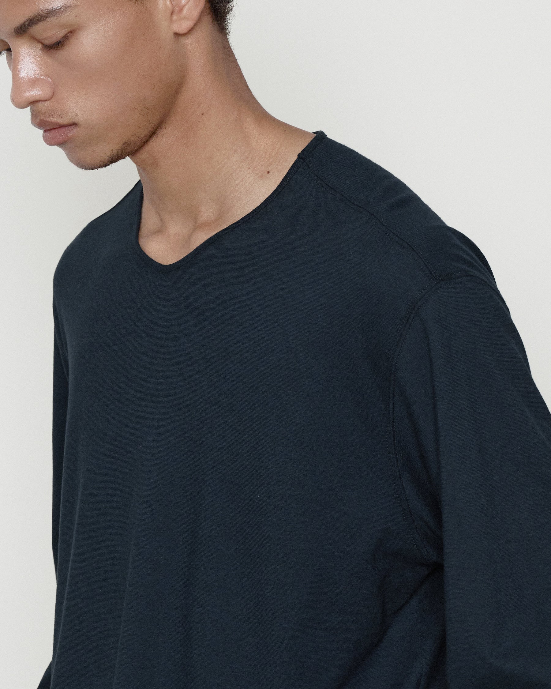 Brownyard - High Gauge V Neck Long Sleeve (Dark Navy) product image 4 | TRAB K-Fashion Australia