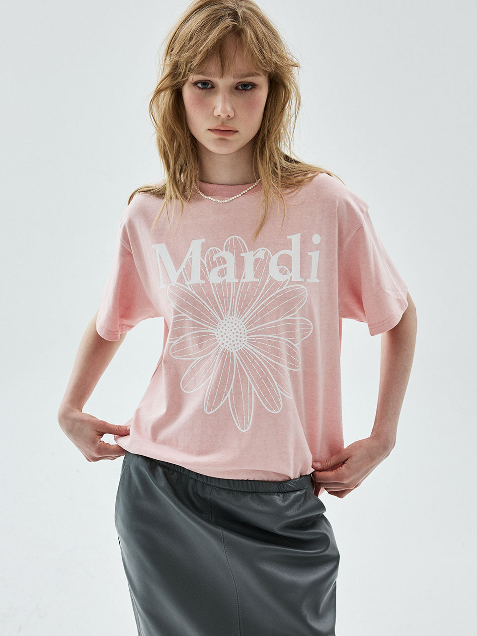 Mardi Mercredi - Tshirt Flowermardi Pigment Washing (Indipink White) product image 1 | TRAB K-Fashion Australia