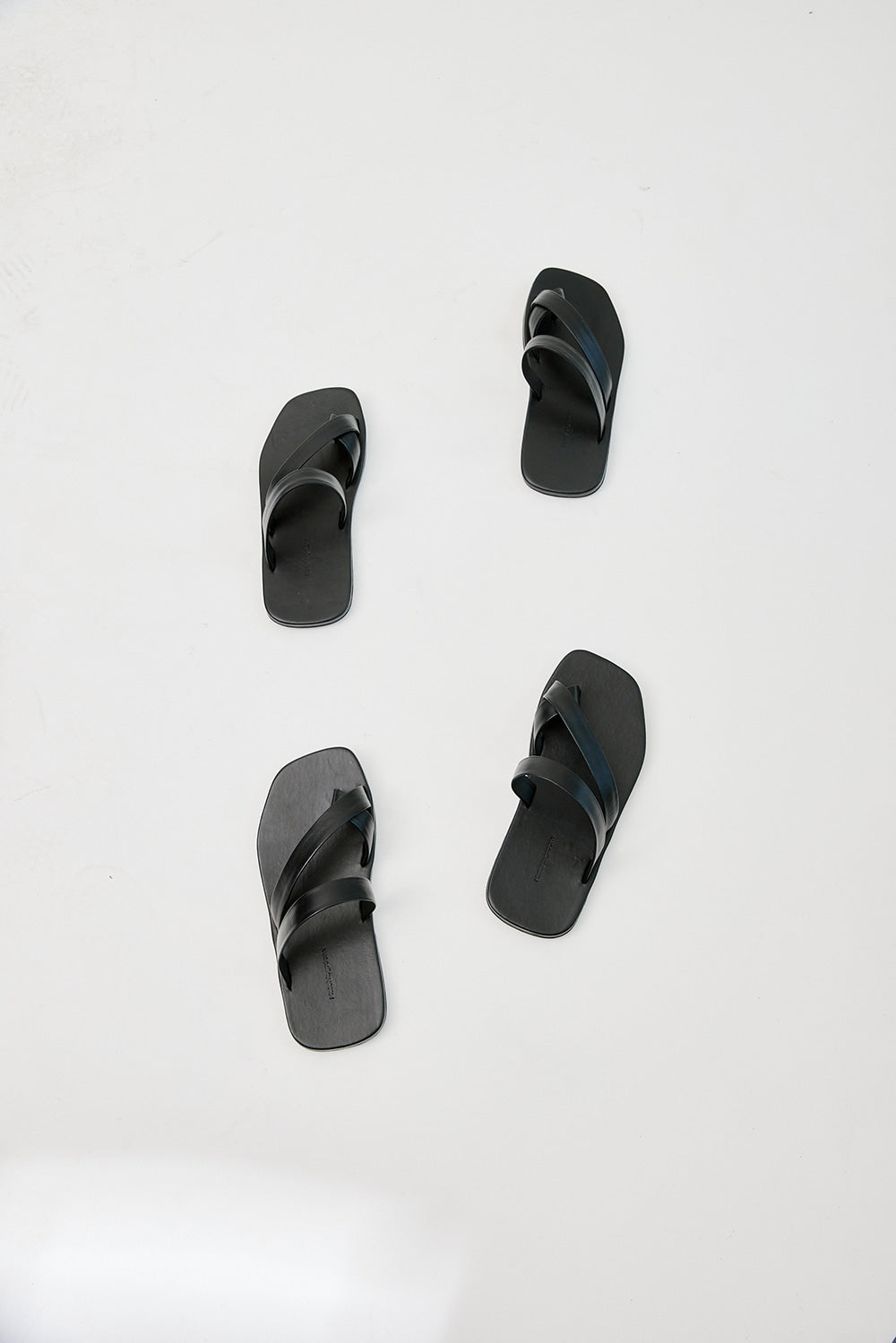 Hatchingroom - 05 Leather Flip Flops (Black) product image 10 | TRAB K-Fashion Australia