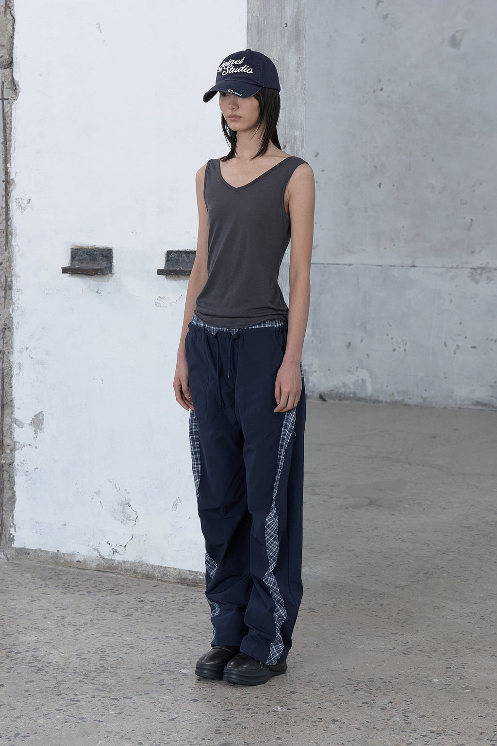 Deinet - Ist Kultur Sleeveless (Charcoal) product image 2 | TRAB K-Fashion Australia