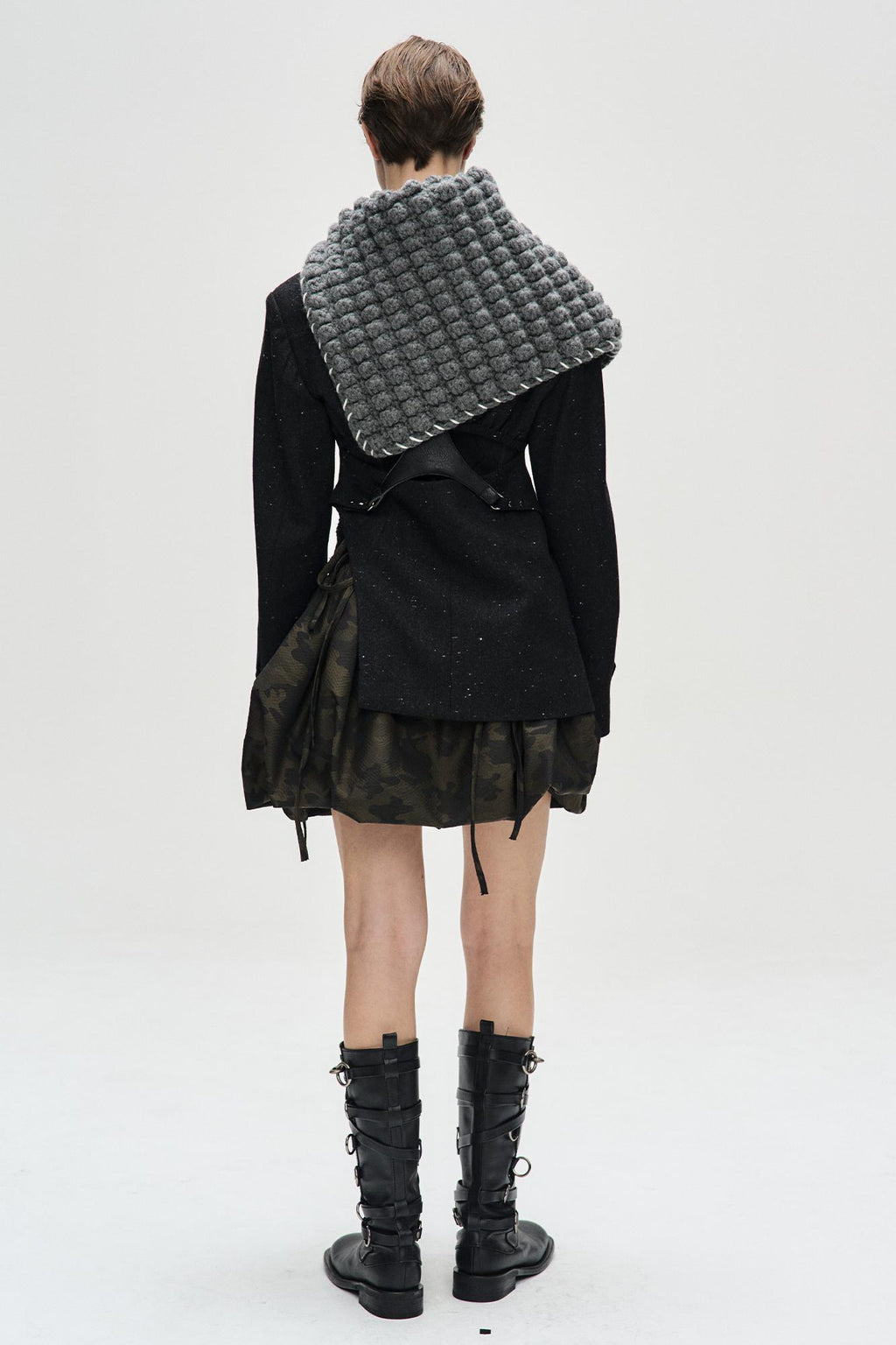 Andersson Bell - Chunky Wool-Blend Hand Knitted Scarf (Grey) product image 6 | TRAB K-Fashion Australia