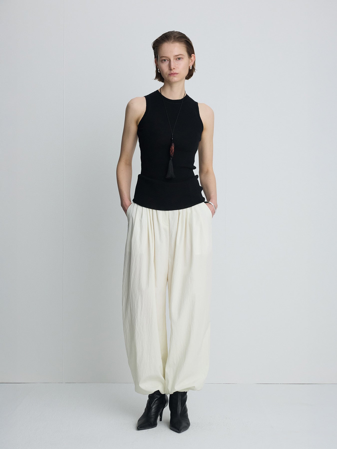Tonywack - Wool Cashmere Ribbed Tank Top (Black) product image 6 | TRAB K-Fashion Australia