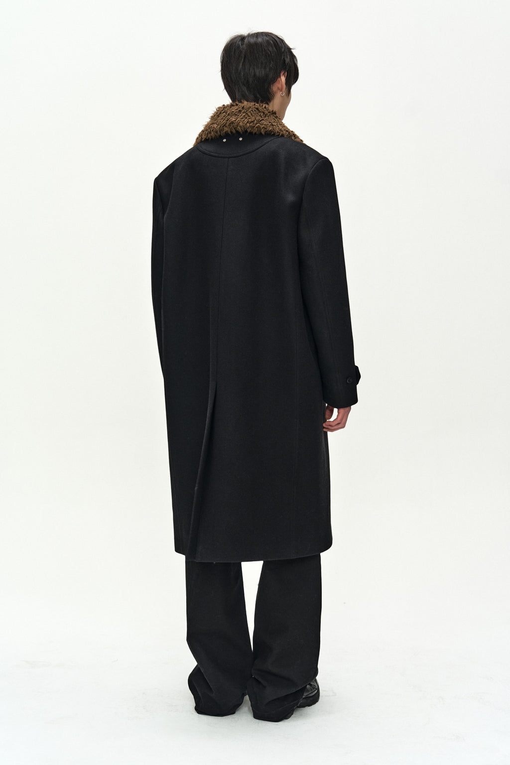 Andersson Bell - Detachable Fur Collar Chesterfield Coat (Black) product image 3 | TRAB K-Fashion Australia