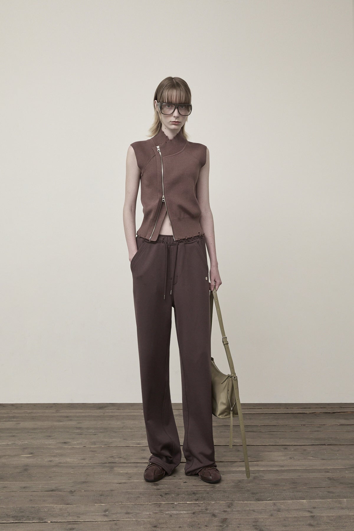 Matin Kim - Back Pocket Glitter Sweatpants (Brown) product image 9 | TRAB K-Fashion Australia