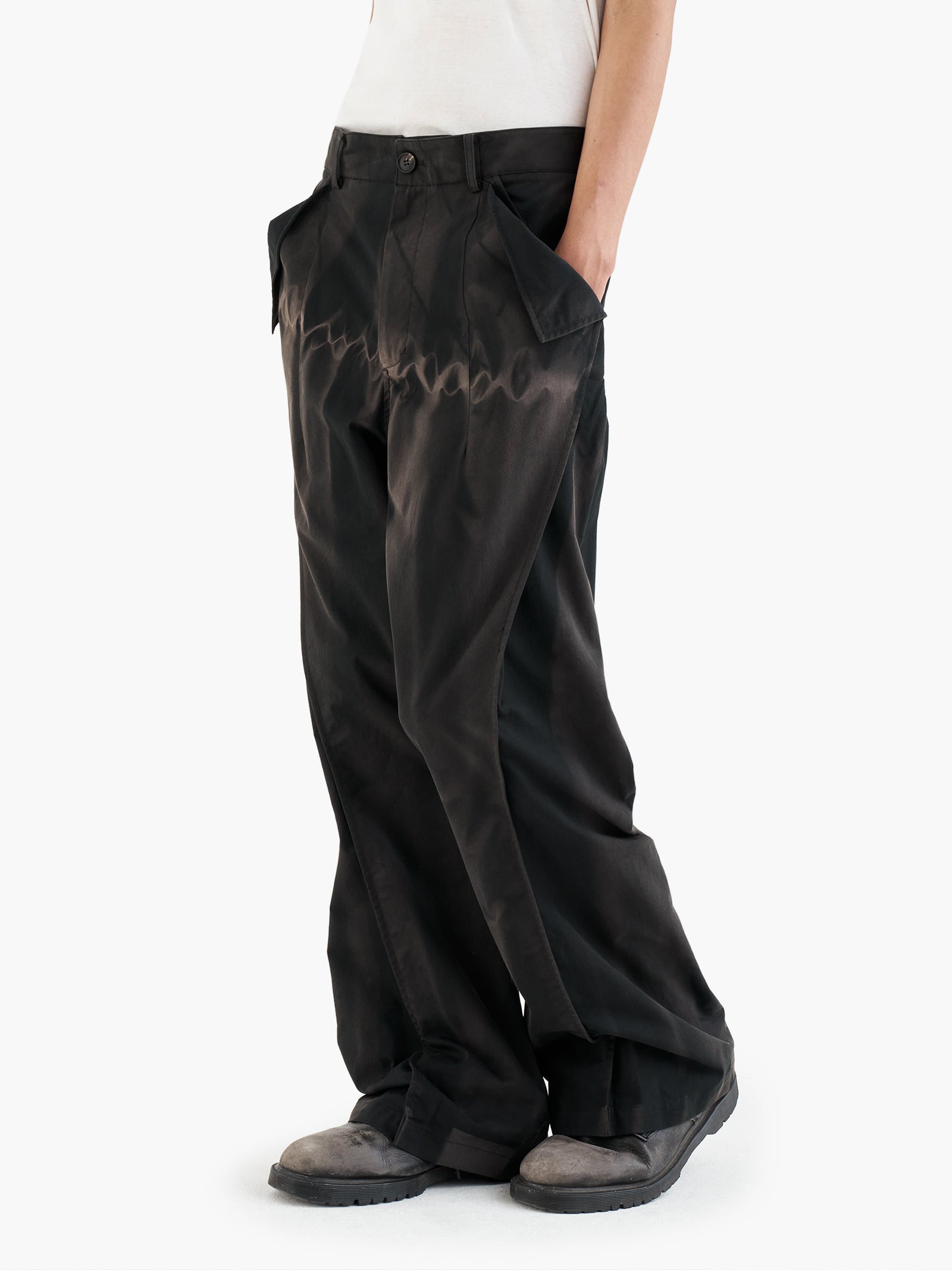 Jiyong Kim - Sun-Bleached Flap Detailed Trousers (Black) product image 7 | TRAB K-Fashion Australia