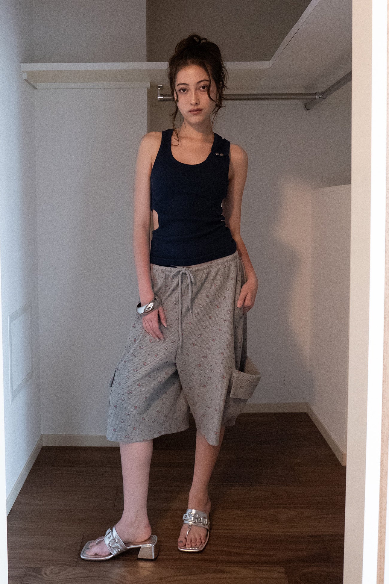 Deinet - Arc Snap Tank Top (Navy) product image 6 | TRAB K-Fashion Australia