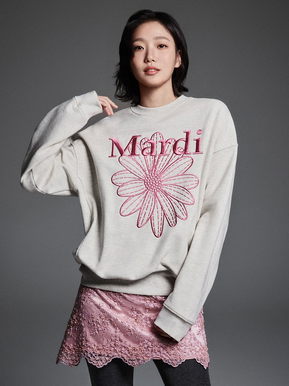 Mardi Mercredi - Sweatshirt Flowermardi Needlework (Oatmeal Pink) product image 1 | TRAB K-Fashion Australia