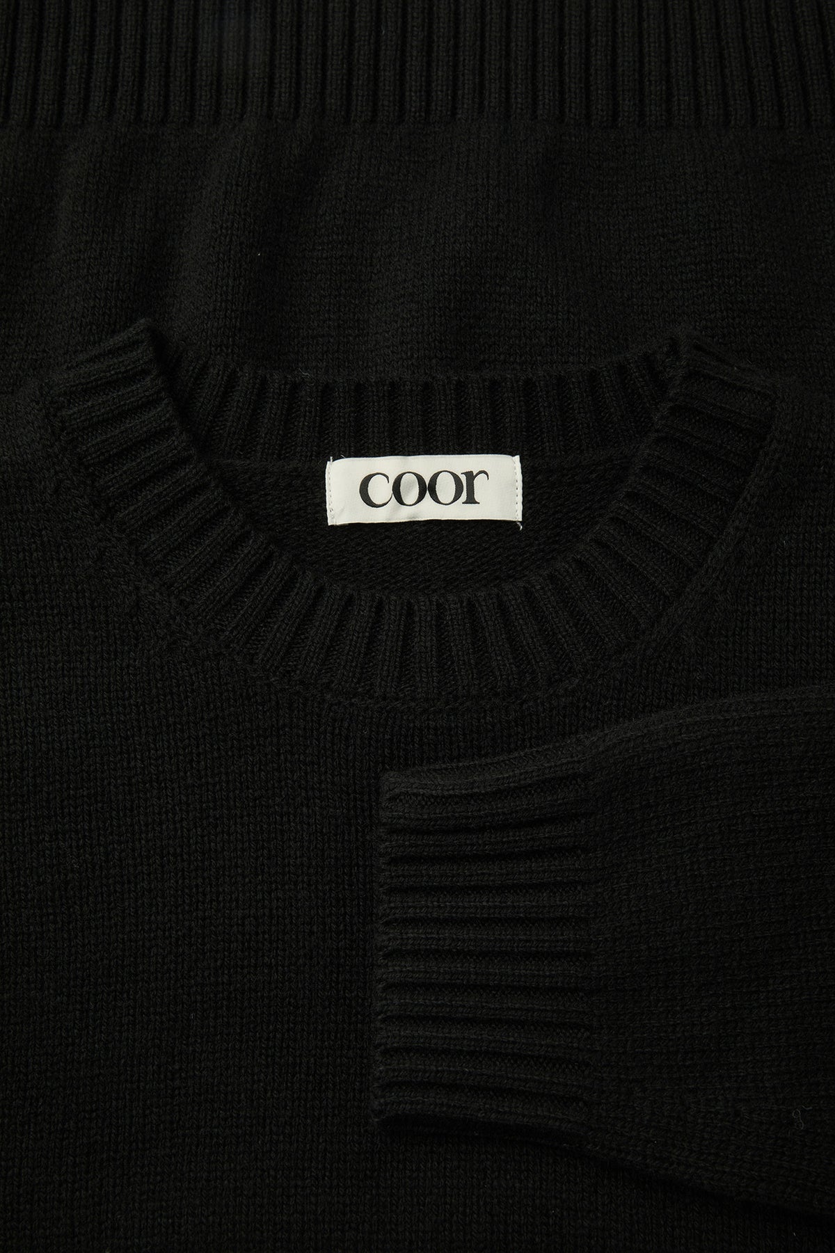 Coor - Wool Cropped Crewneck Sweater (Black) product image 5 | TRAB K-Fashion Australia