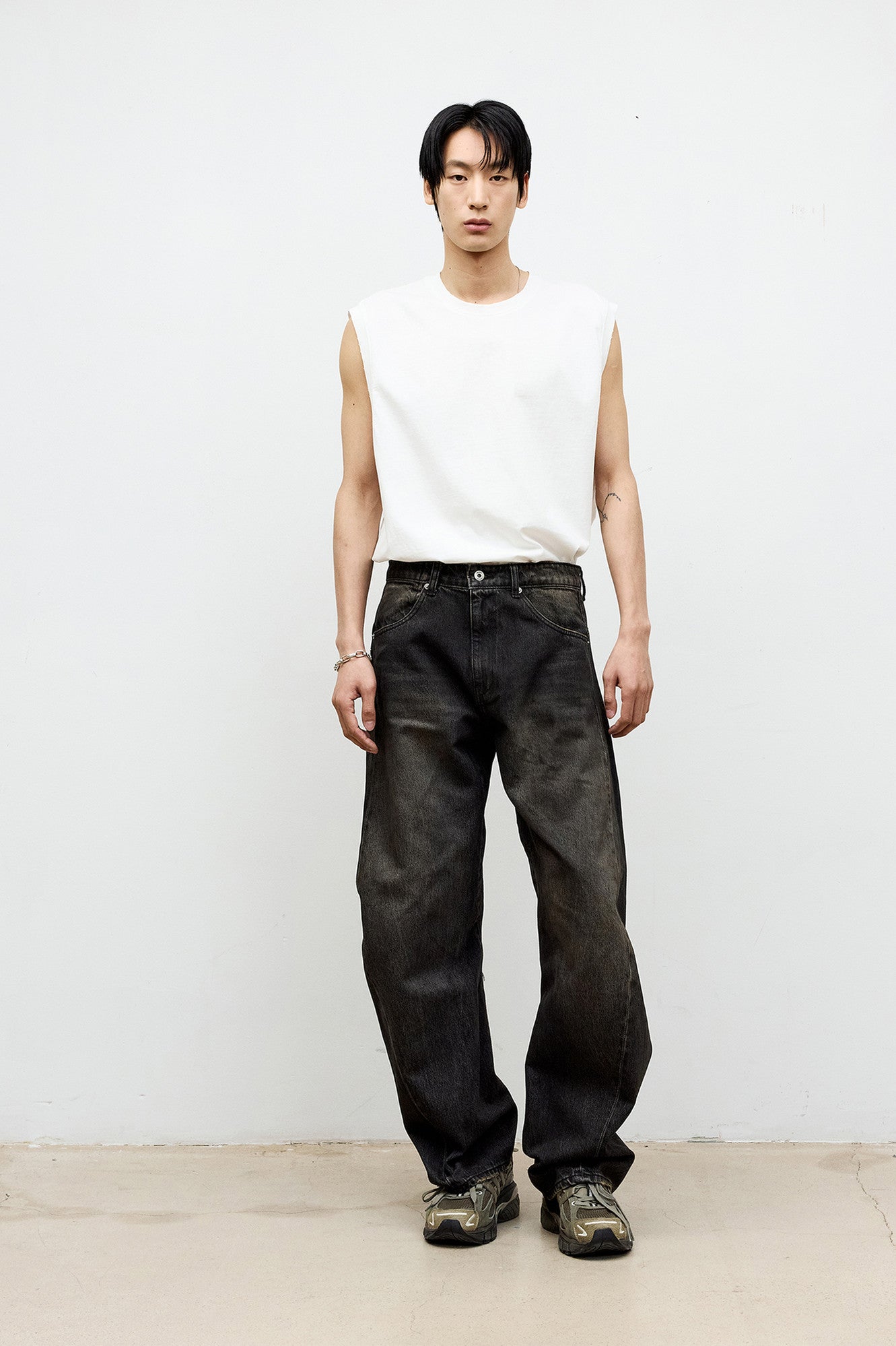 Coor - Distressed Cotton Sleeveless (White) product image 2 | TRAB K-Fashion Australia