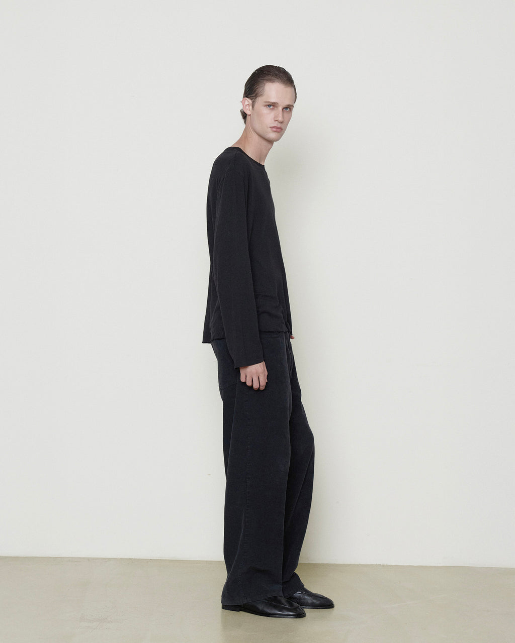 Brownyard - Cashmere Cut Off Long Sleeve (Black) product image 2 | TRAB K-Fashion Australia