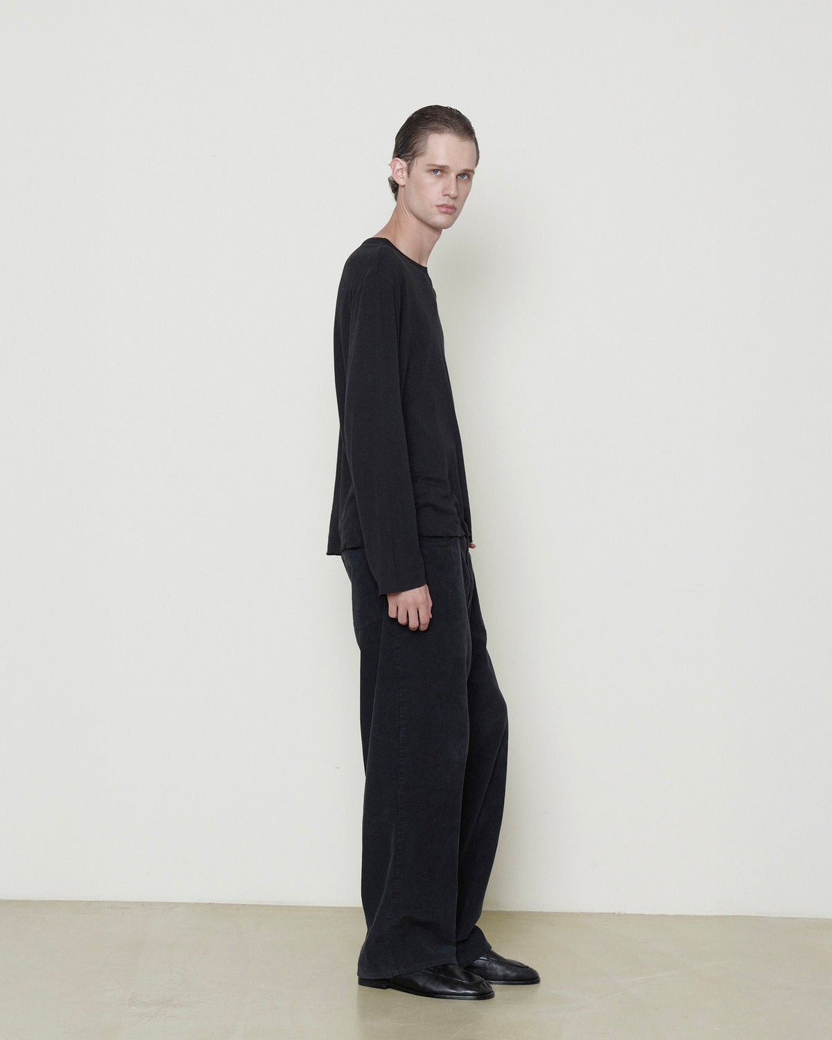 Brownyard - Cashmere Cut Off Long Sleeve (Black) product image 2 | TRAB K-Fashion Australia
