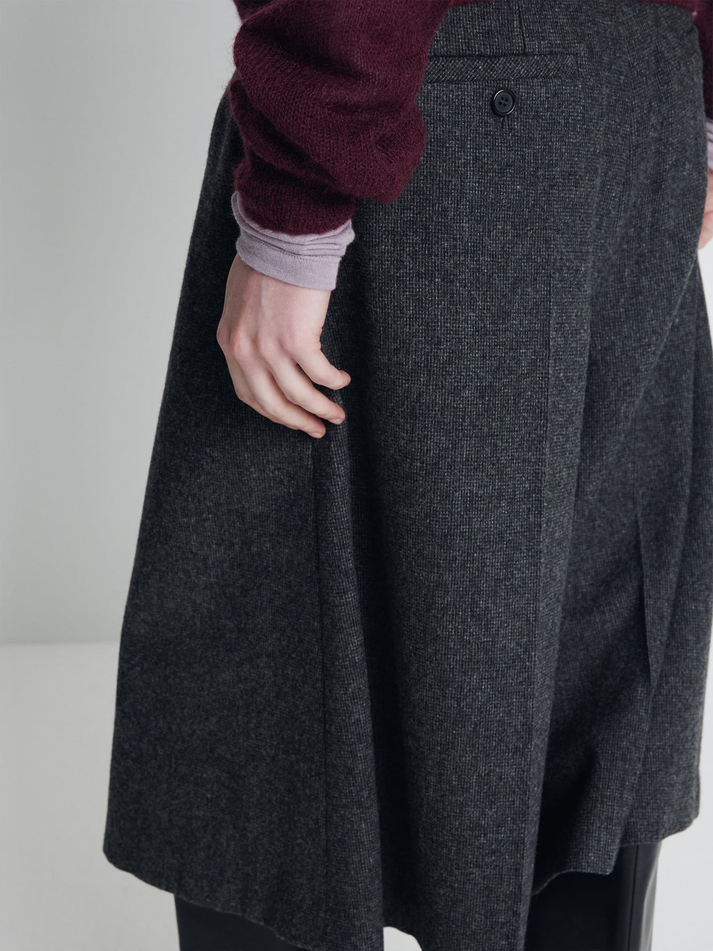 Tonywack - Wool Single Pleat Bermuda Trousers (Dark Grey) product image 6 | TRAB K-Fashion Australia