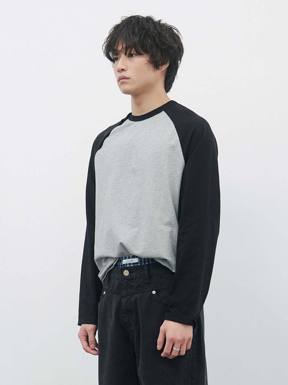Kijun - Button Open Raglan Tee (Black) product image 2 | TRAB K-Fashion Australia