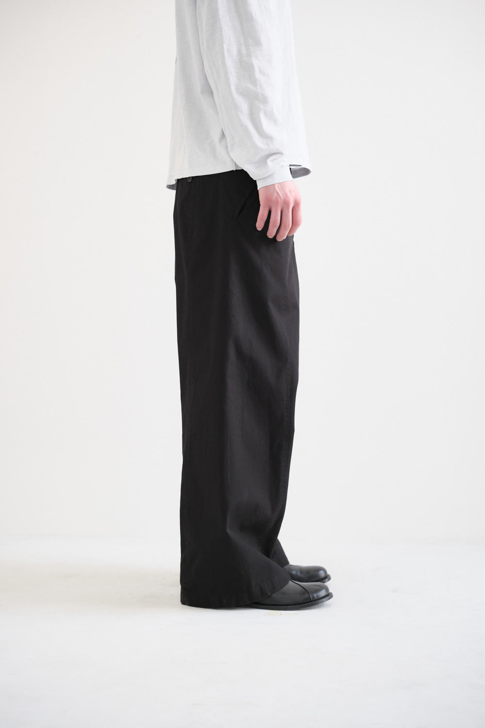 Hatchingroom - Slump Trousers (Black) product image 4 | TRAB K-Fashion Australia