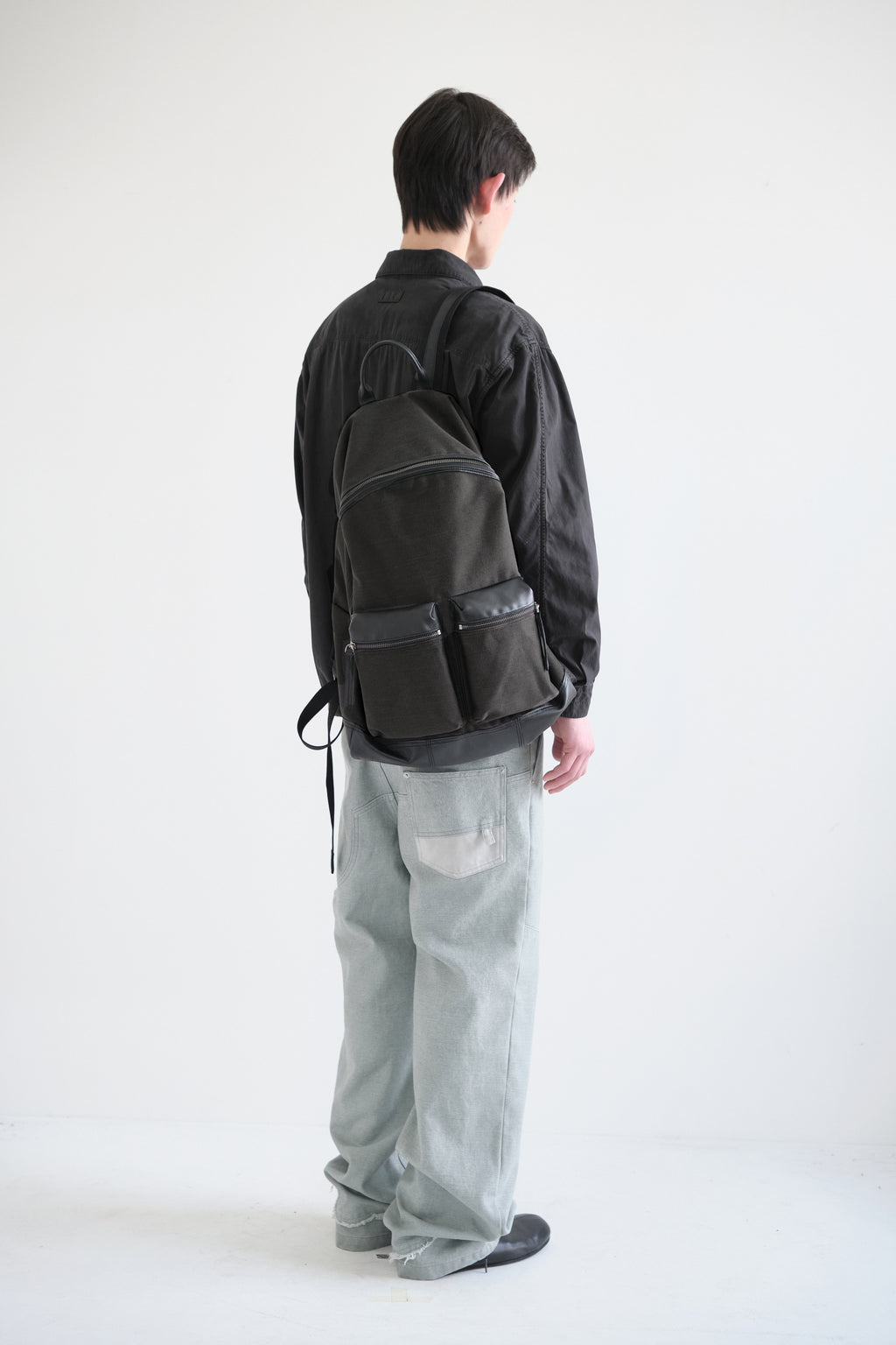 Hatchingroom - Leather Daypack Big (Charcoal) product image 8 | TRAB K-Fashion Australia
