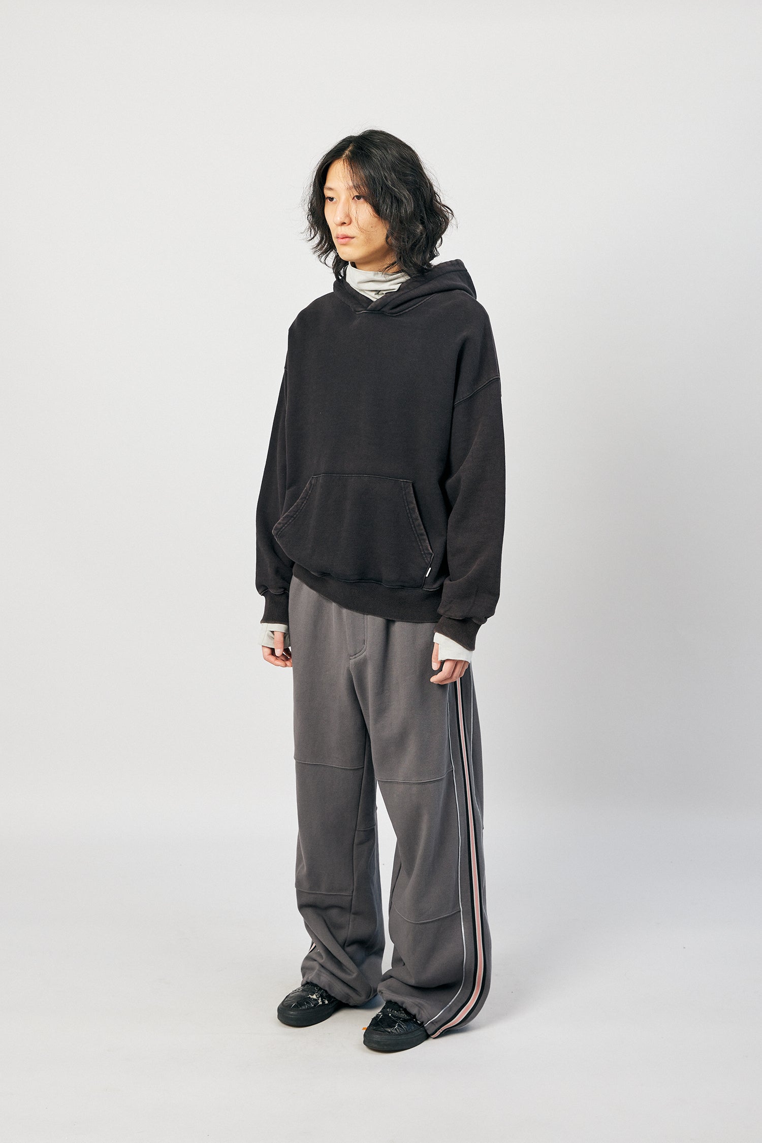 Hatchingroom - Wide Track Sweat Pants (Charcoal) product image 3 | TRAB K-Fashion Australia