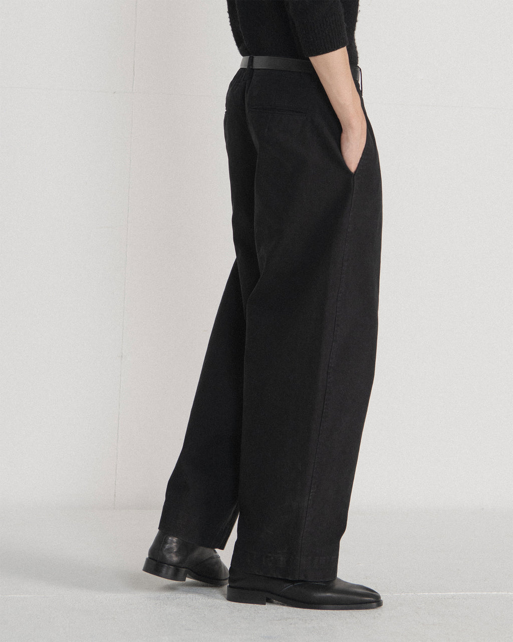 Brownyard - Washed Field Pants (Black) product image 2 | TRAB K-Fashion Australia
