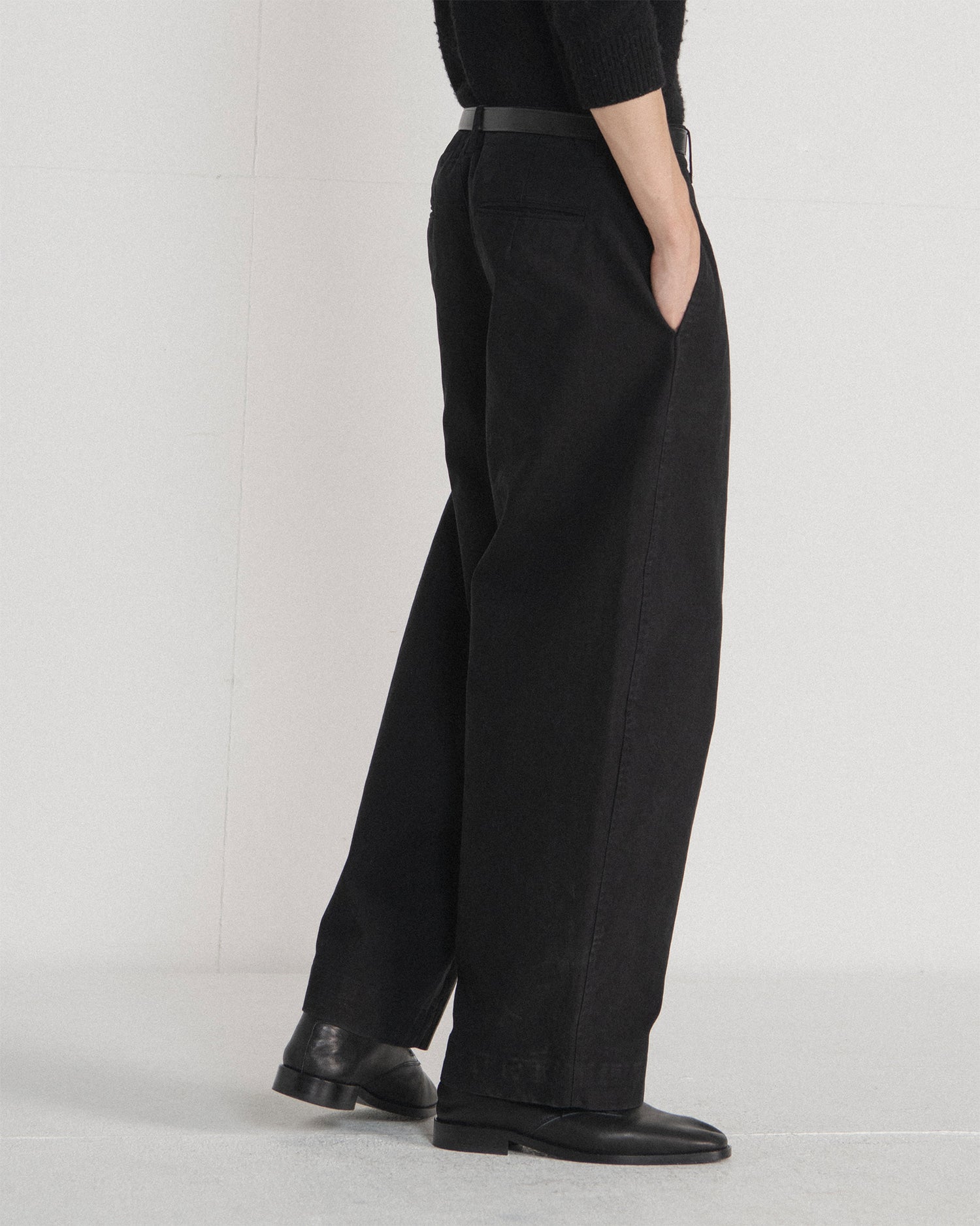 Brownyard - Washed Field Pants (Black) product image 2 | TRAB K-Fashion Australia