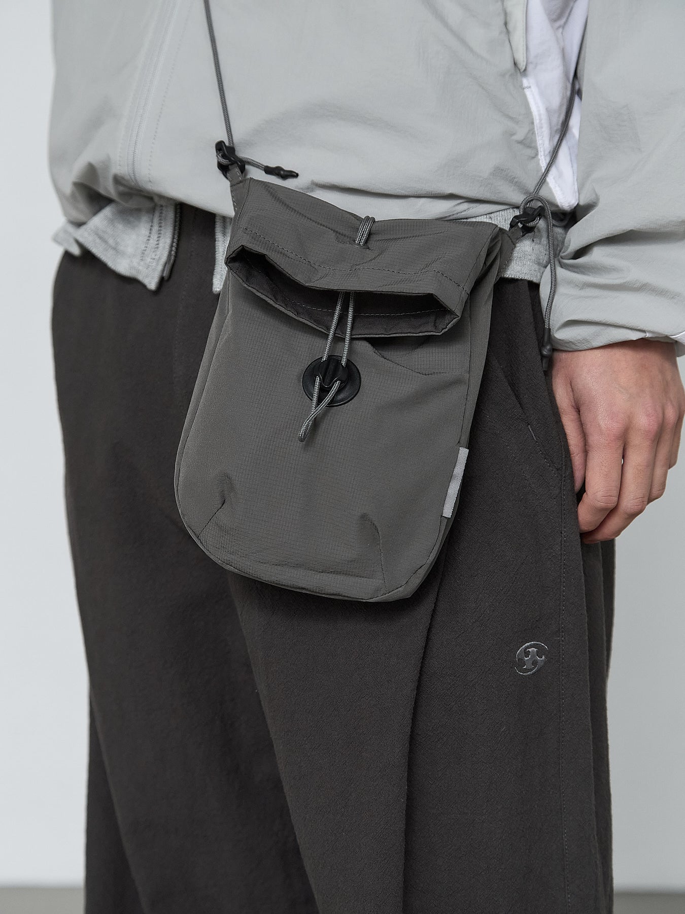 San San Gear - Magnet Clip Bag (Grey) product image 2 | TRAB K-Fashion Australia