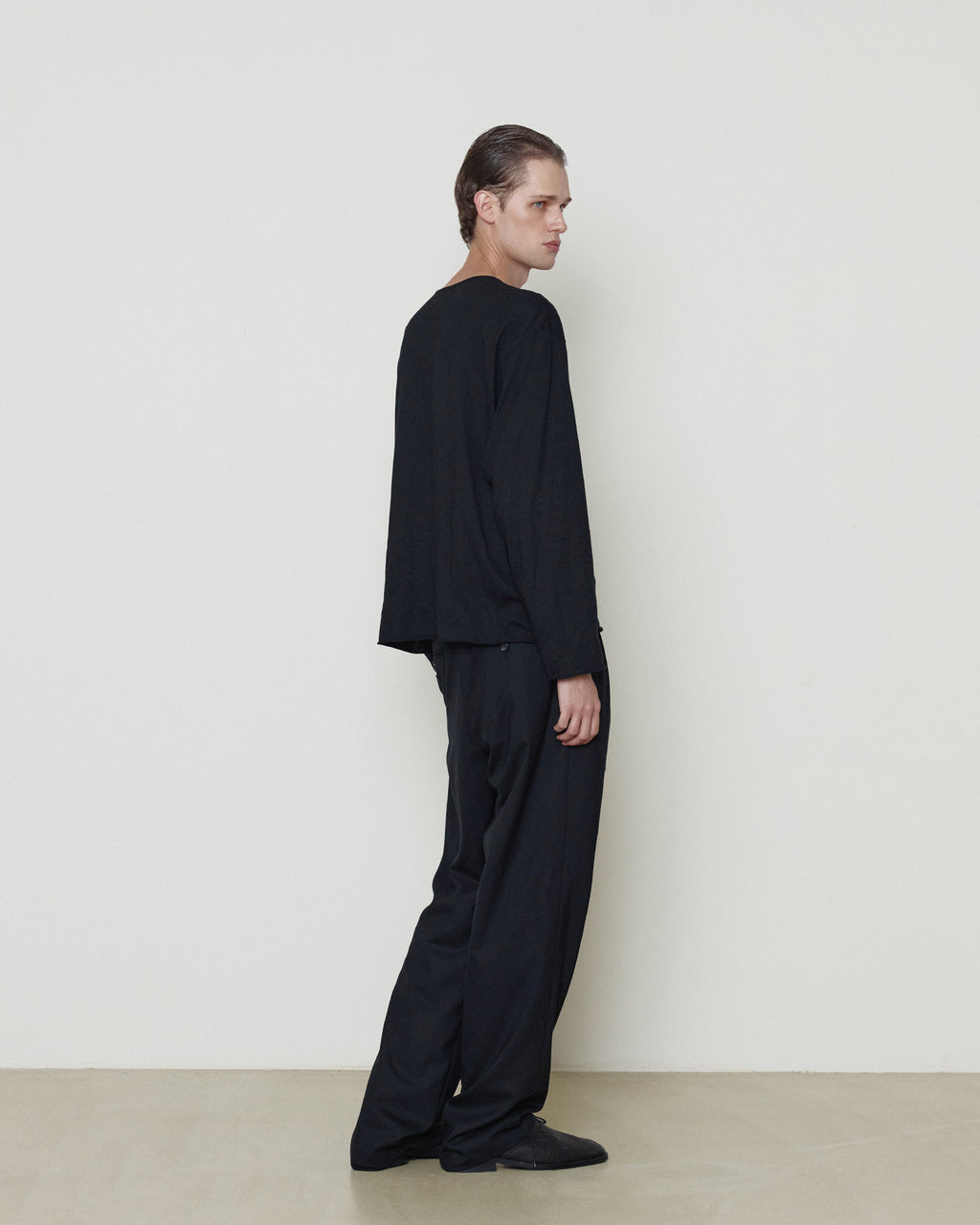 Brownyard - Wool Two Tuck Trouser (Black) product image 3 | TRAB K-Fashion Australia