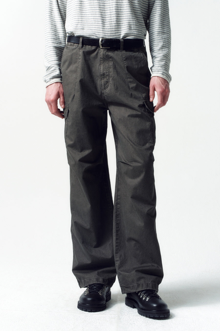 Insilence - Brushed Cotton Cargo Pants (Charcoal) product image 2 | TRAB K-Fashion Australia