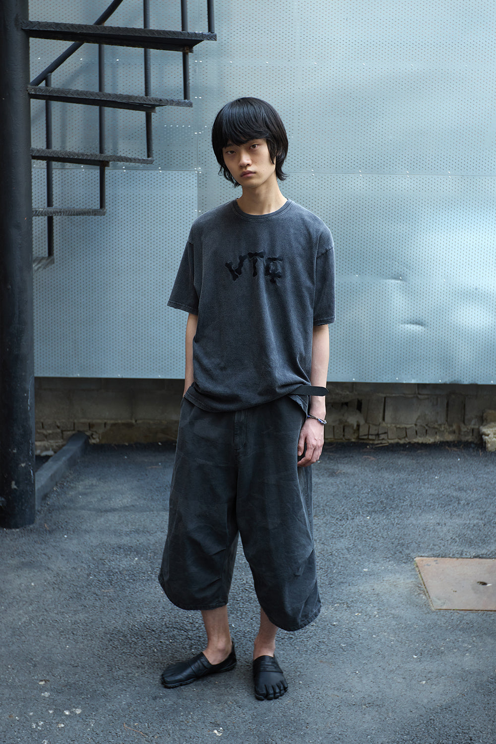 Hatchingroom - VTG Embroidery Tee (Black) product image 8 | TRAB K-Fashion Australia