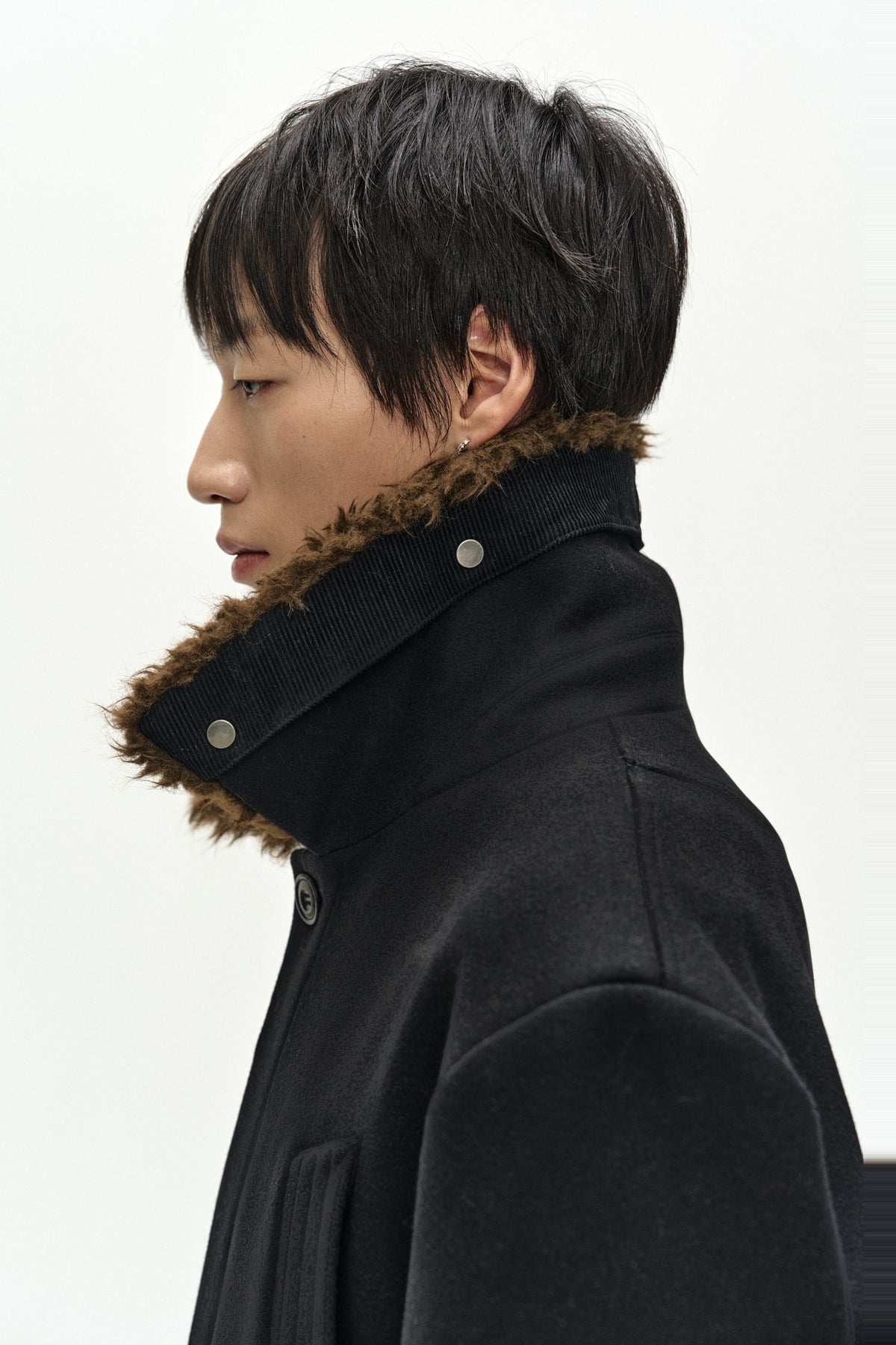 Andersson Bell - Detachable Fur Collar Chesterfield Coat (Black) product image 6 | TRAB K-Fashion Australia